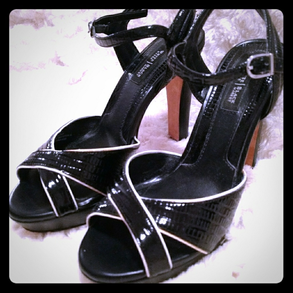 WHBM💕peep toe patent leather heels (size 6.5)